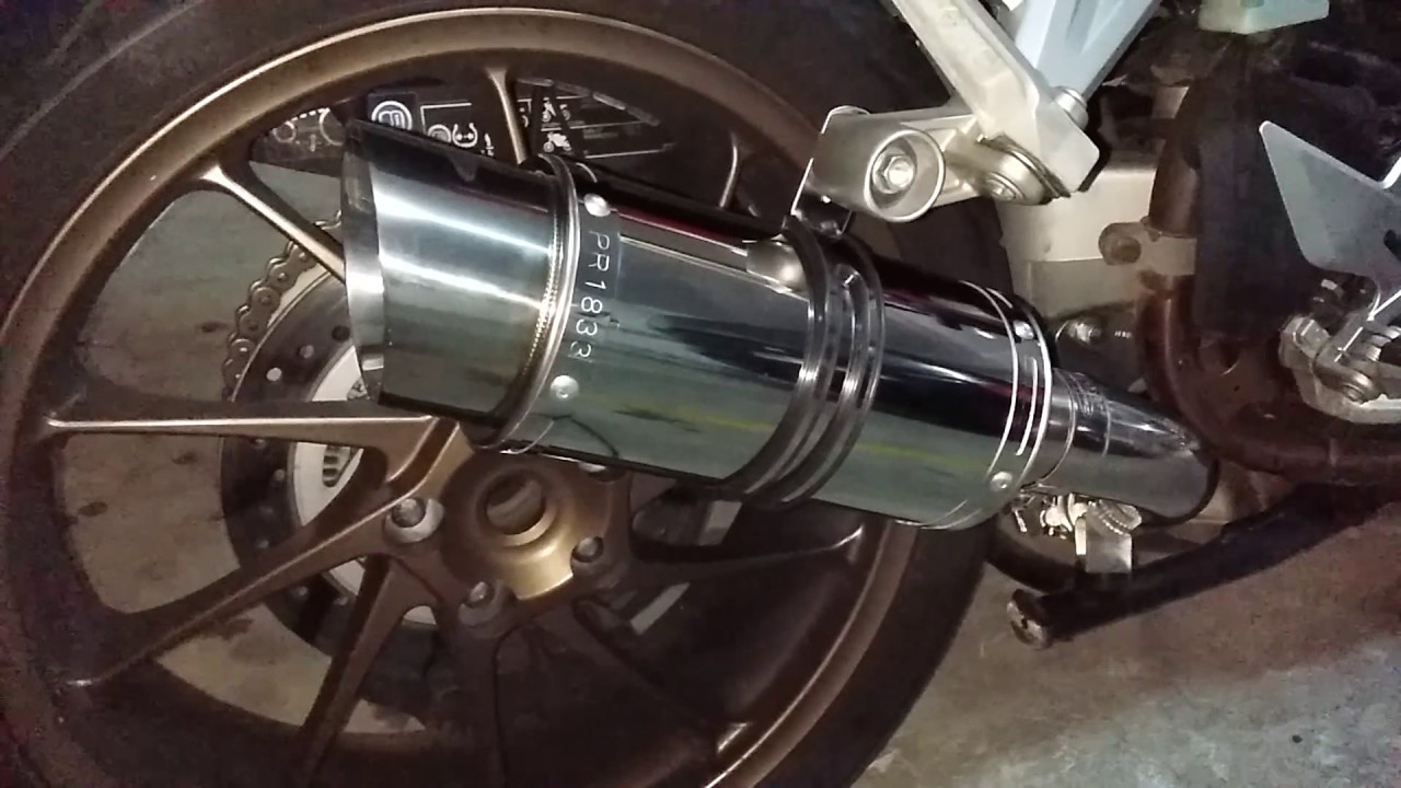 Honda VFR 800 (rc79) with Delkevic 200mm
