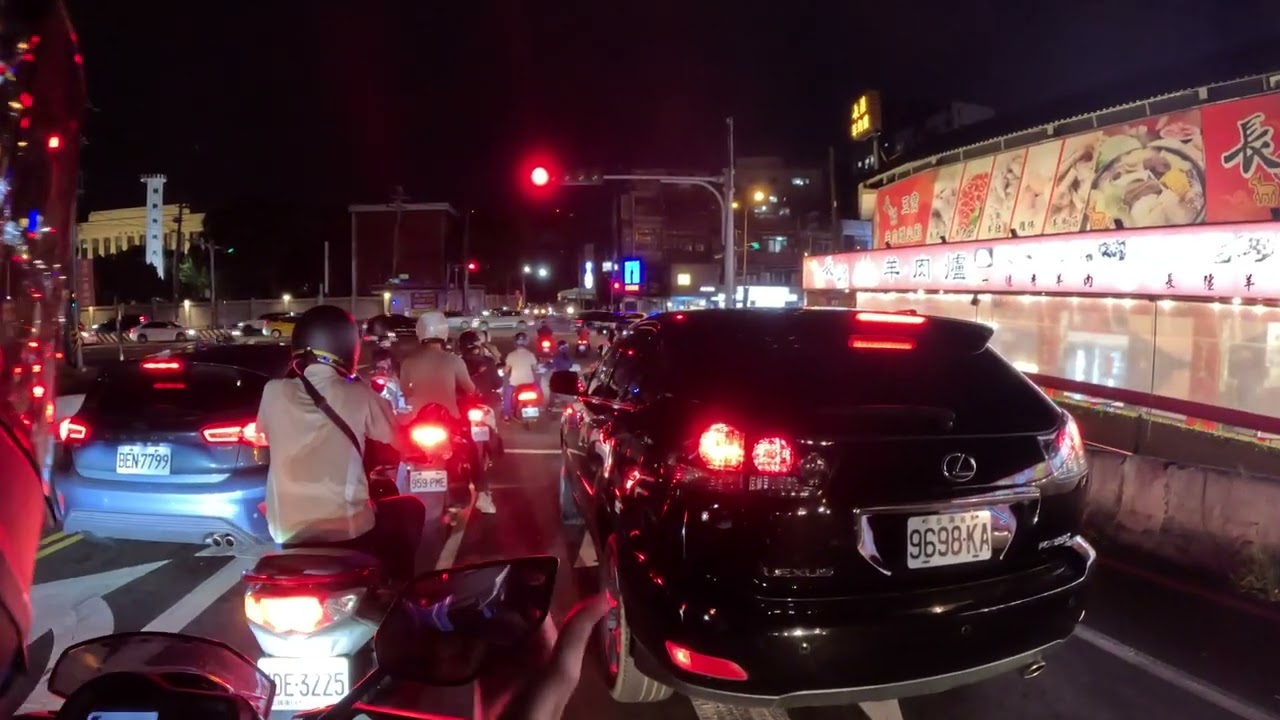 Scooter Driving in Hsinchu, Taiwan 🇹🇼. Night riding #scooter #motorcycle #taiwan 