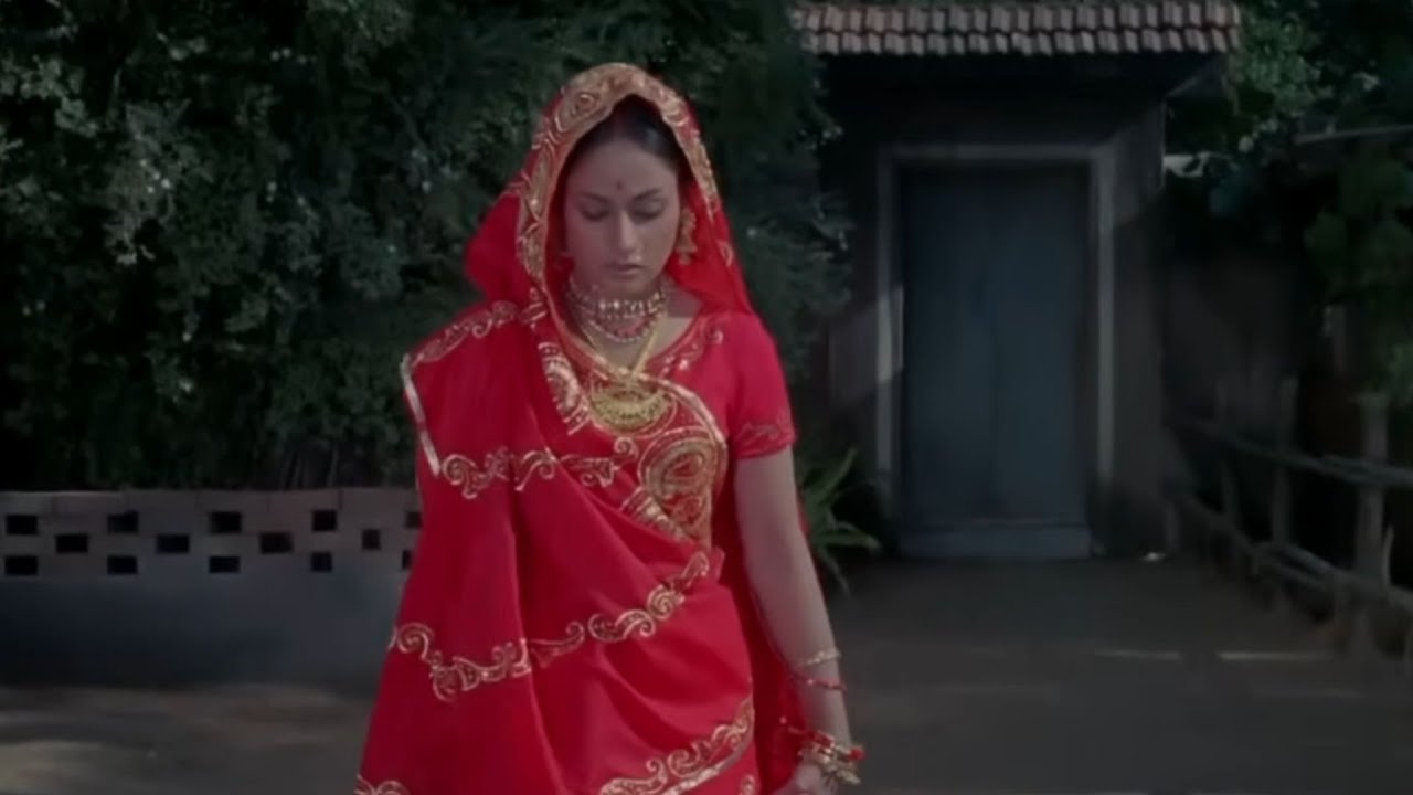 Jaya Bhaduri's Evergreen Movie Scene | Swarup Dutta | Kamini Kaushal | Uphaar Movie (1971)