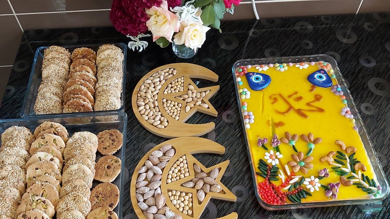 برازق بالسمسم والفستق الحلبي بمناسبه مولد الرسول محمد (ص) خير الانام امام المرسلين