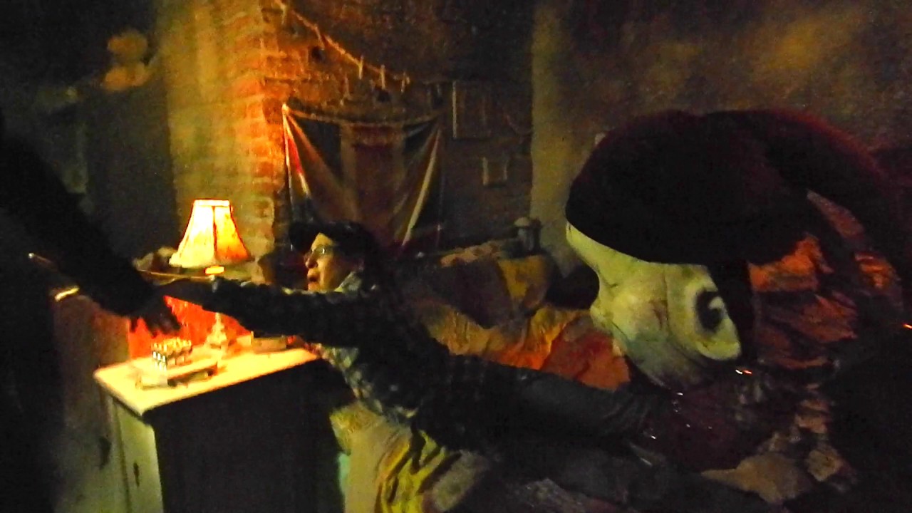 Krampus at Halloween Horror Nights 2016