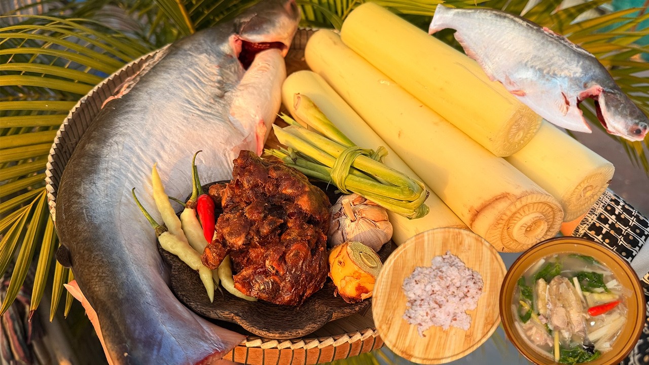 សម្លម្ចូរដើមចេកបែបស្រុកស្រែ ឆ្ញាញ់ណាស់! The Banana Tree Soup is Very Delicious!