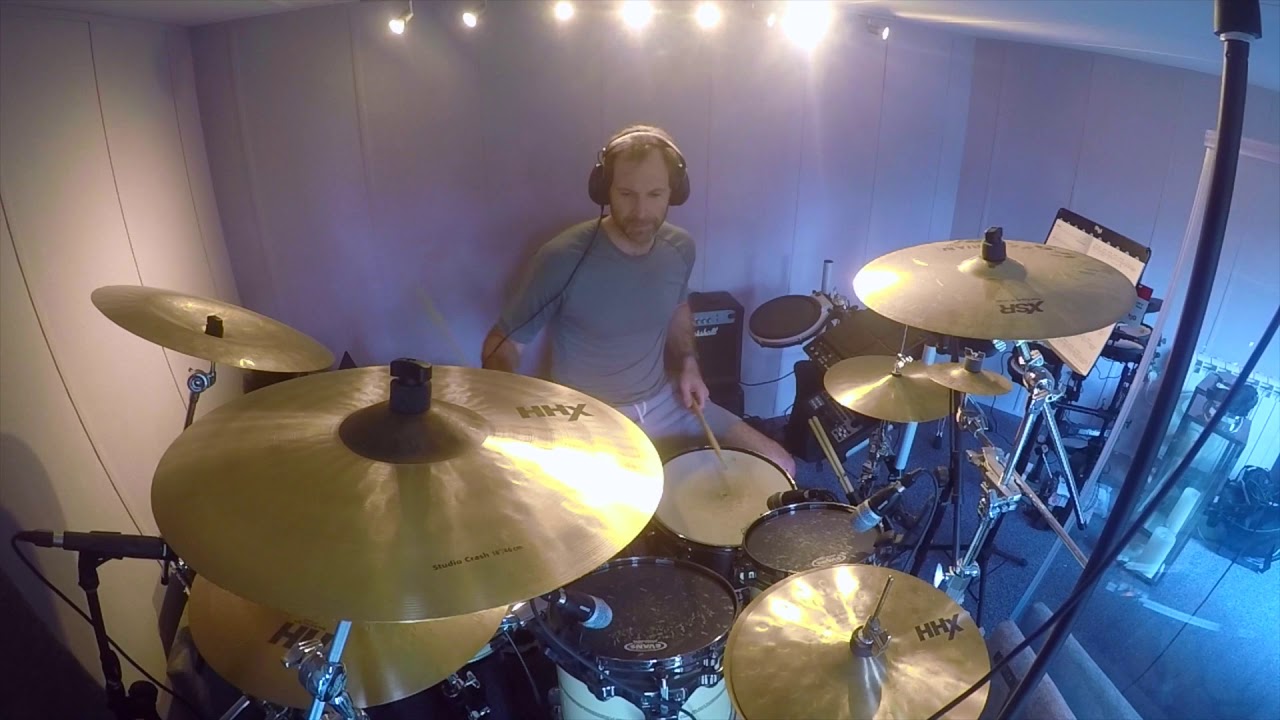 ICEBERG   Wills and the Willings ft. Petr Cech