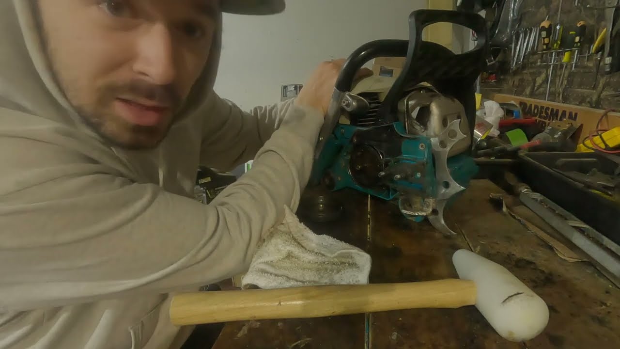 A little inspection of the new Makita DCS6401 chainsaw