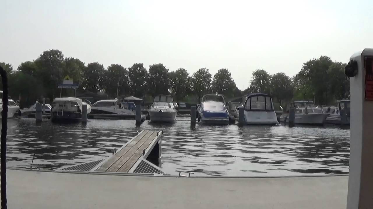 Bunbo Einfahrt in den Hafen Lindow