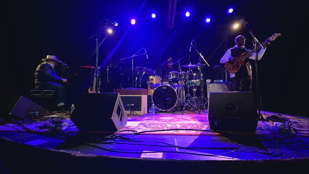 Jon Cleary & AMG at Space, Evanston on 4 April 2025