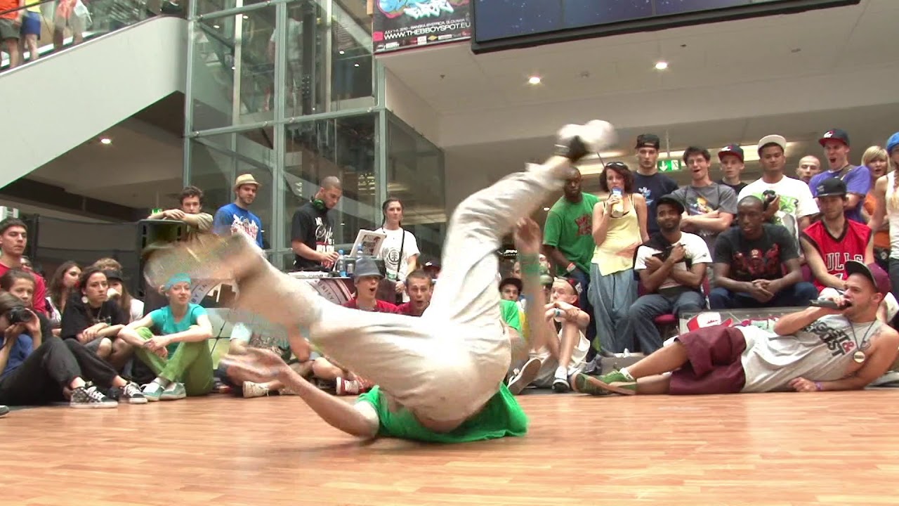 Outbreak Europe 2010 | 1 vs 1 Top 8 Europa SC | Karas vs Beetle