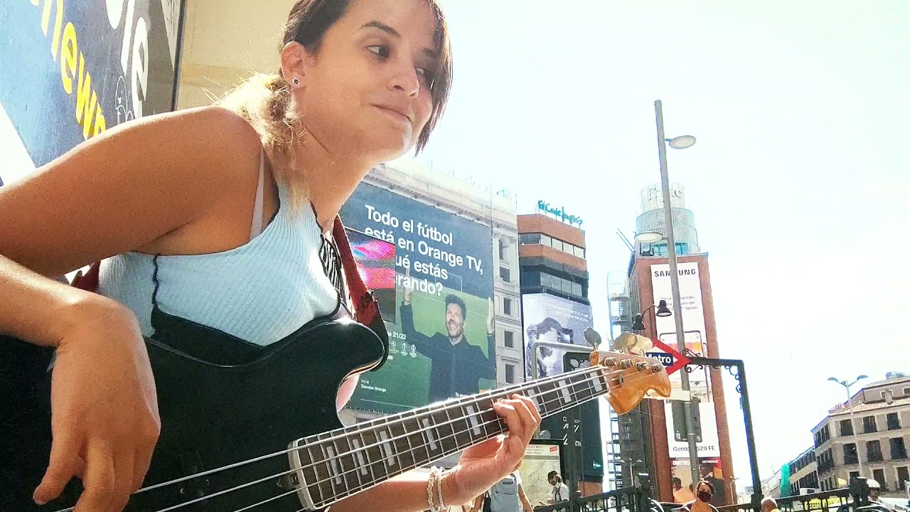 Classics bass lines street mix performance in Gran Vía Madrid, Spain