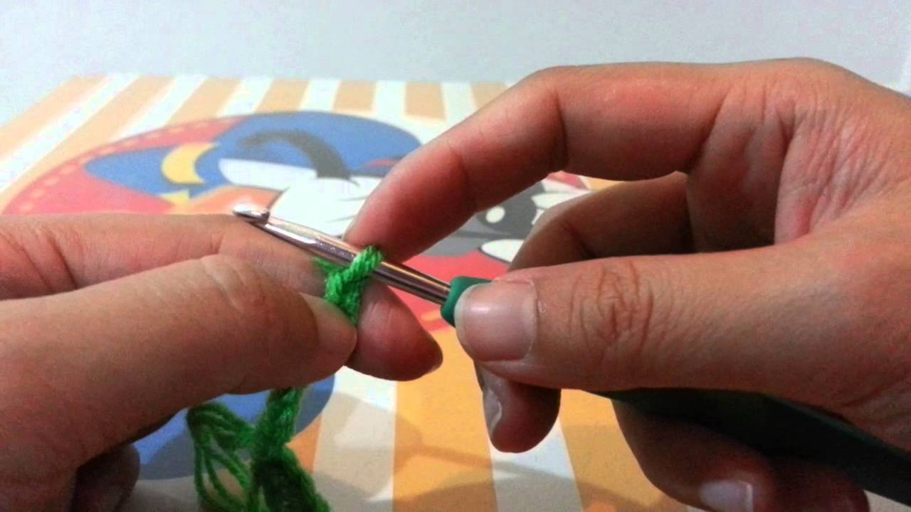 สาธิตการถักใบกัญชา (How to crochet marijuana's leaf).