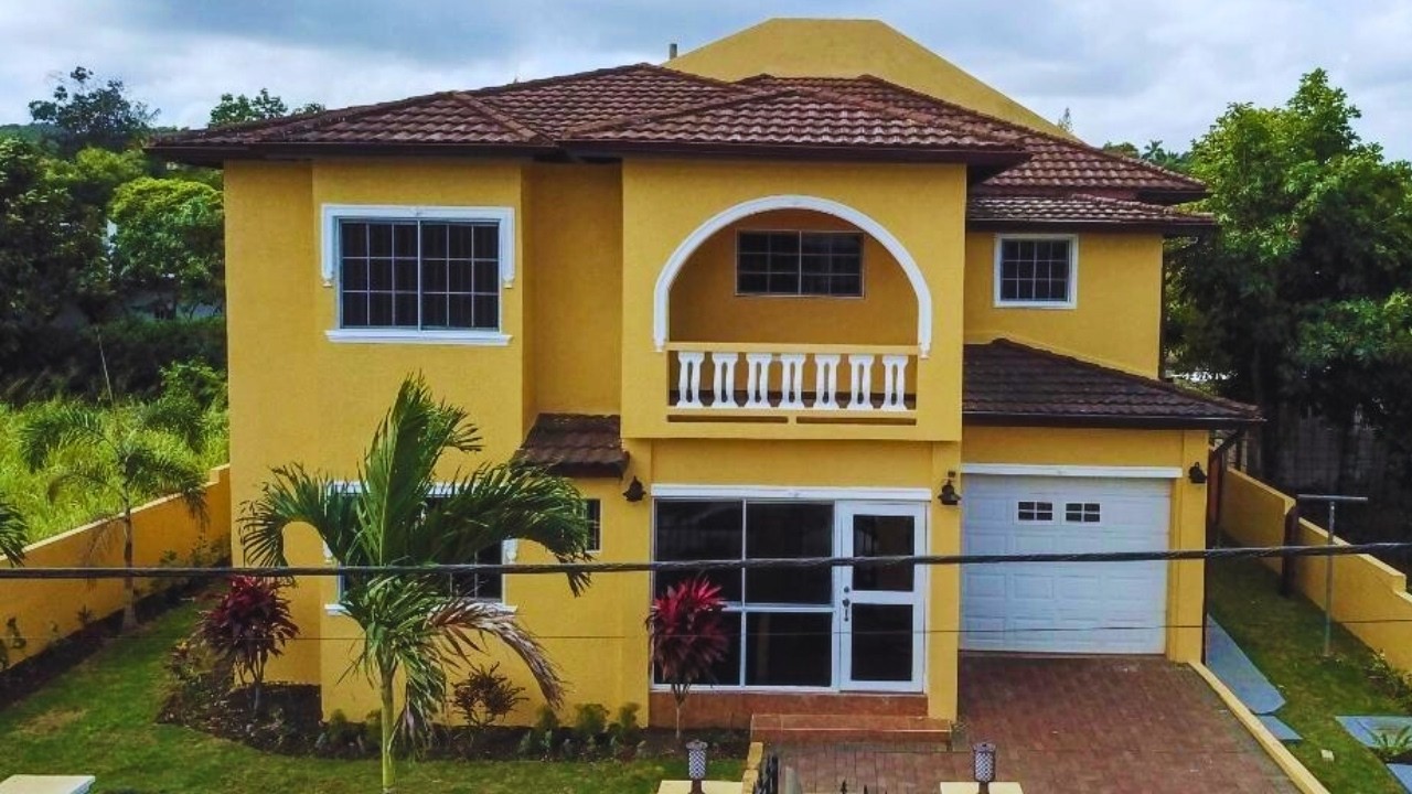 FULLY FURNISHED 3 Bedroom 4 Bathroom House At River Oaks Drive, White River, Ocho Rios, St Ann