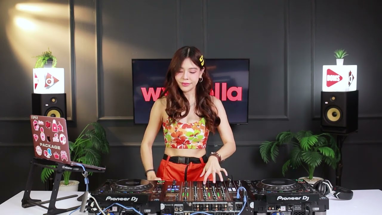DJ WYNTELLA MIXTAPE 10.0 ( STADIUM BOUNCE , INDO BOUNCE, PACKAGE COLLECTIVE , CUCU EYANG )