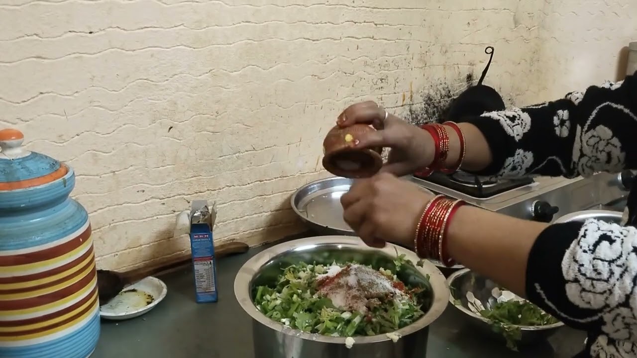 Rajasthani moth daal ke pakode 😋#trending #shorts  #Rajasthani #long