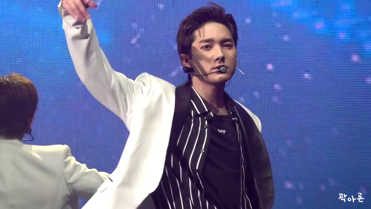 [HD] 180923 Nuest W in Hongkong  Dejavu - Aaron kwak 곽아론 focus