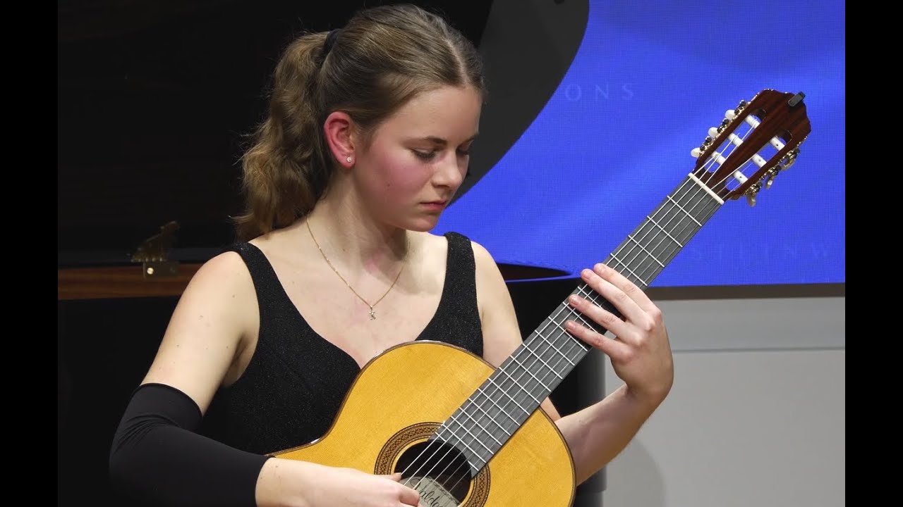 Klara Grillenberger - Danza Caracteristica by Leo Brouwer