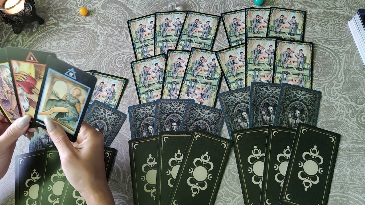 Что говорят за моей спиной? Гадание онлайн\Расклад Таро