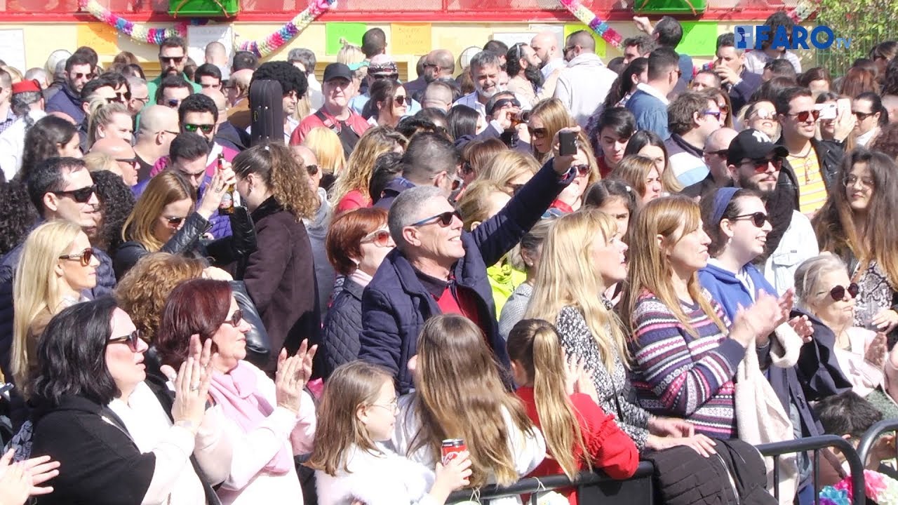 Primeros sones de Carnaval entre couplés y mejillones