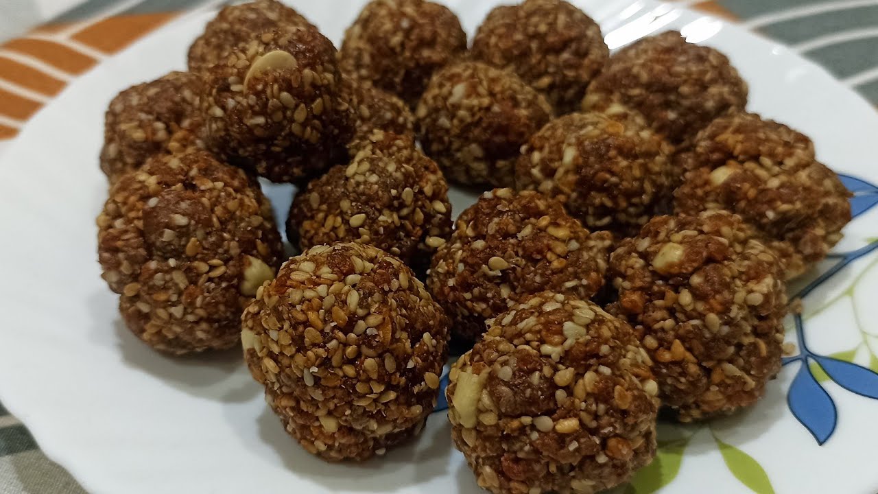 Sardiyon ke liye special till gudh Or peanut ke laddu trynow🤤#youtube #healthyfood #@nashraanam_y3j 