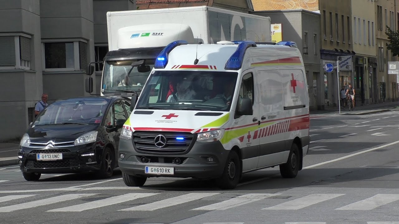 Zusammenschnitt mehrerer RTW's des Roten Kreuzes Graz