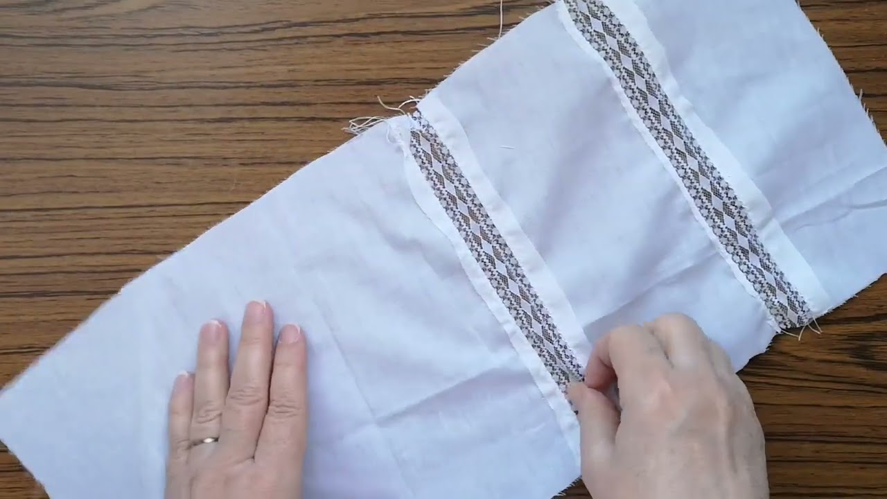 Astuce de couturière : pose de dentelle facile et rapide pour un effet superbe.
