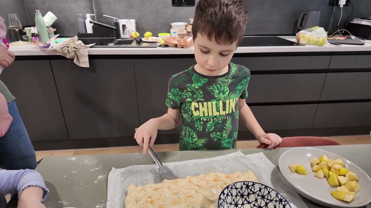👩‍🍳Готуємо всією сім’єю Яблучний Пиріг 🍎🥧