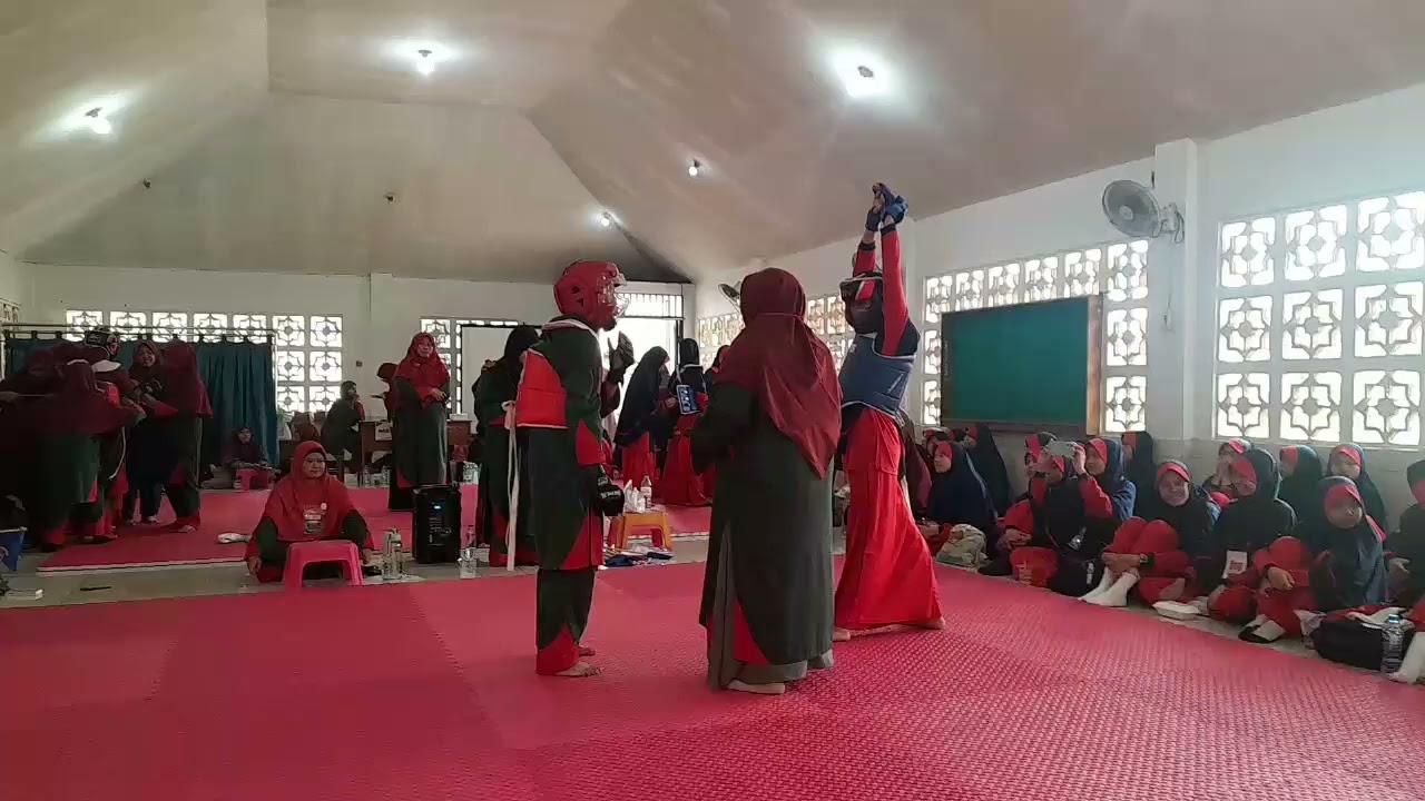 Turgul pertama Kakak Ima di Eksebisi Beladiri Tsufuk Indonesia dan Putri Gading
