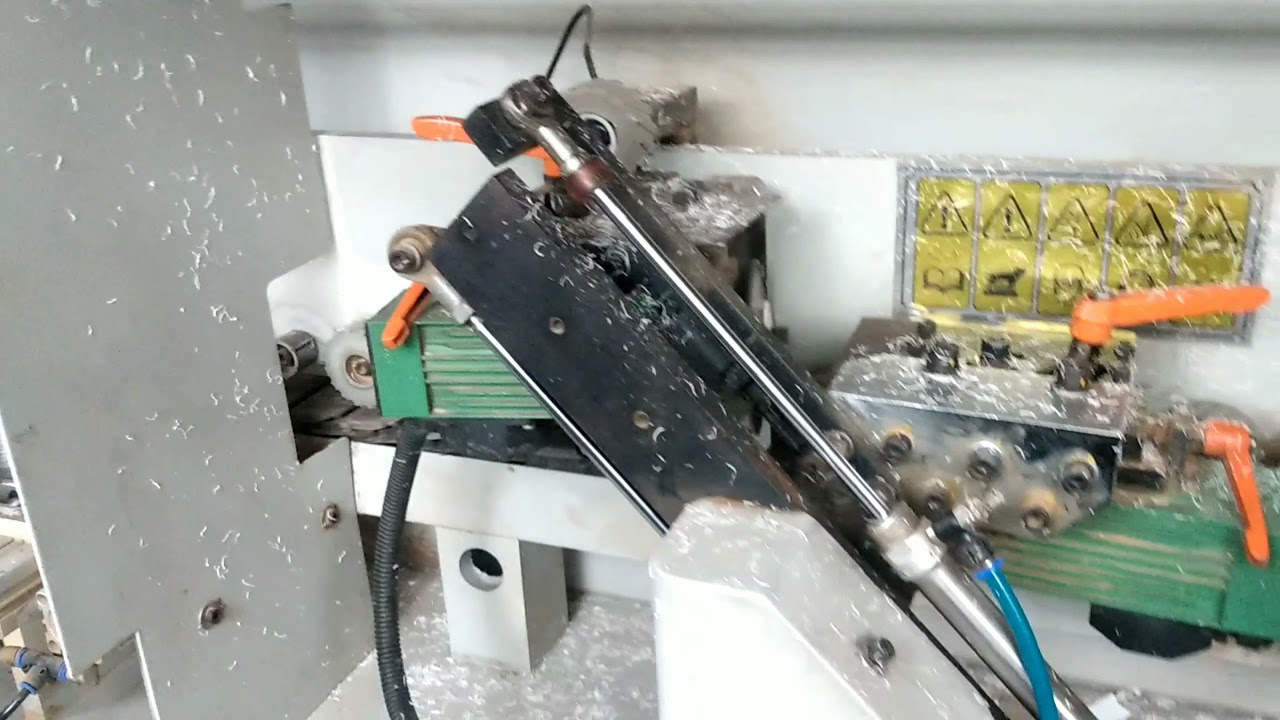 Manutenção em Coladeira de Borda da Invicta