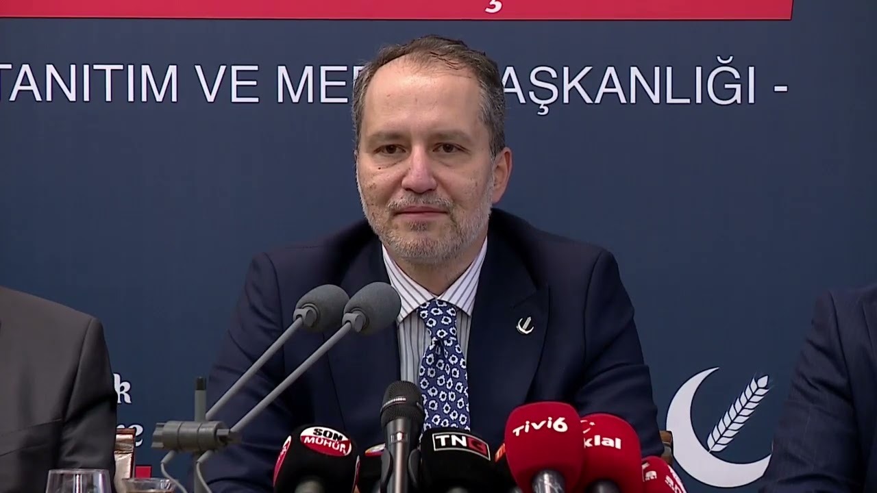 Erbakan'dan Erdoğan iddiası: Siyasi şantajla belediye başkanları transfer ediliyor