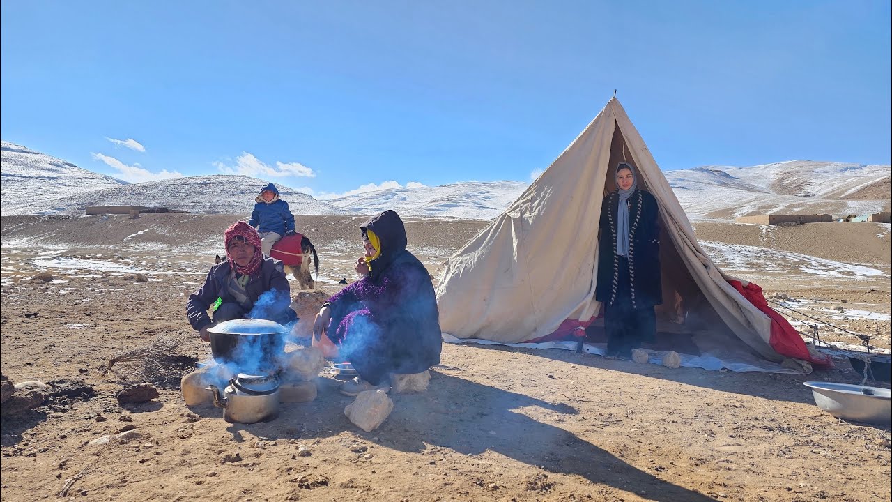 طرز پختن شوربای وطنی در فصل سرد زمستان Surviving Afghanistan’s Freezing Winter | Making Local Shorba