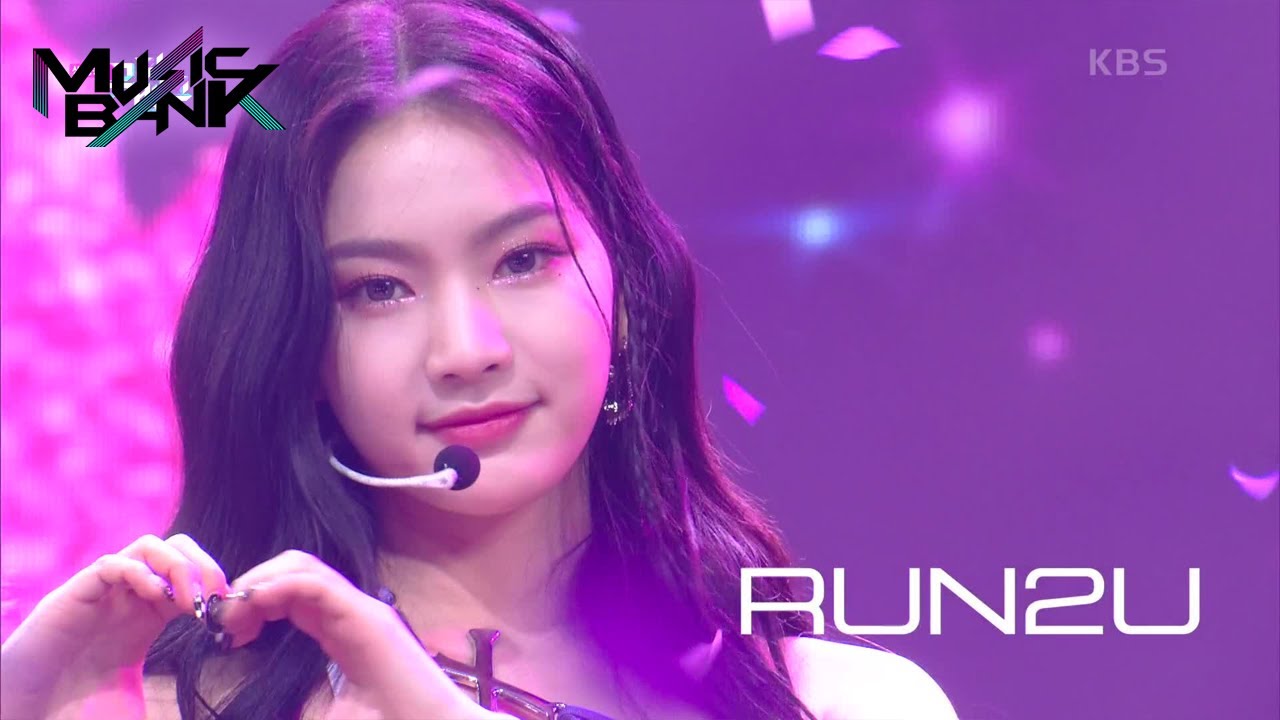 [Winner march 4] RUN2U - STAYC (스테이씨 ステイシー) (Music Bank) | KBS WORLD TV 220304