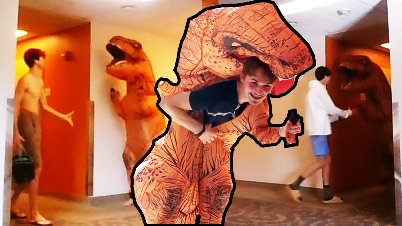 T-REX COSTUME SCARE PRANK