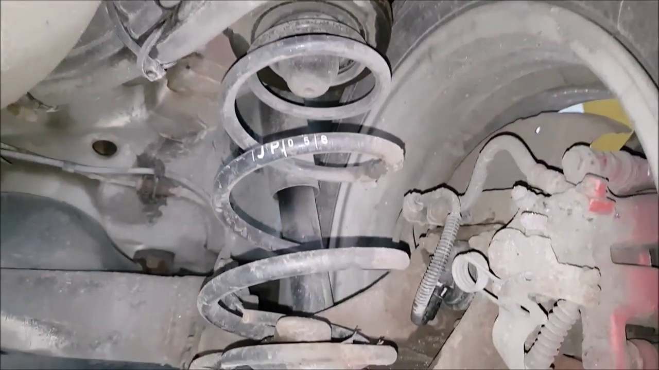 Złamana Pęknięta Sprężyna Zawieszenia w Samochodzie Opel Astra G