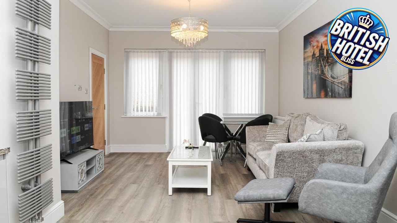 Luxury 5 Star apartments, Parking, Garden, near Metro Stations 10-15mins to London | United Kingdom