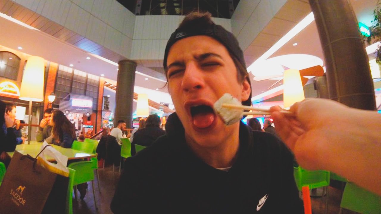 COMENDO SUSHI PELA PRIMEIRA VEZ (VOMITEI?)