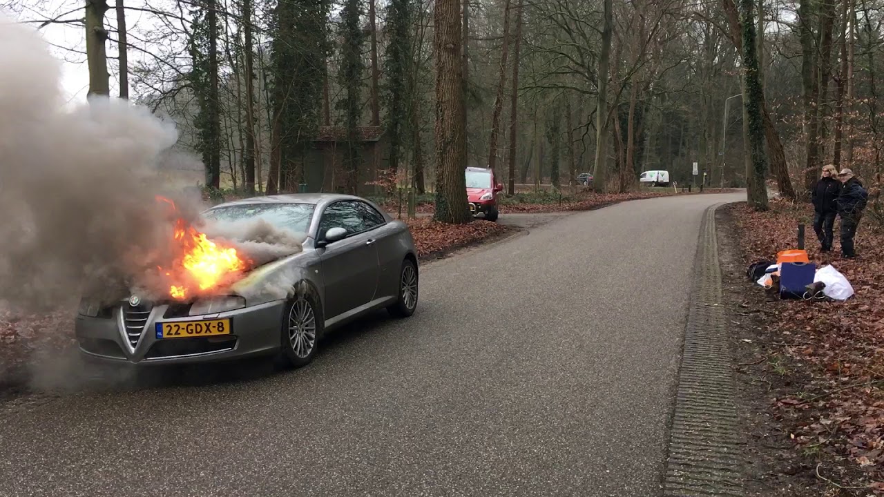Brandweer Vorden komt ter plaatse bij autobrand