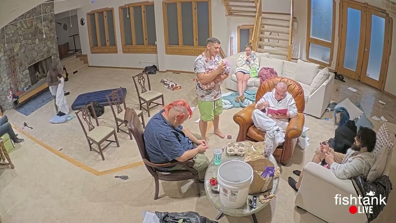 Jobe reads notes about Burt (Fishtank Season 3 Clip)