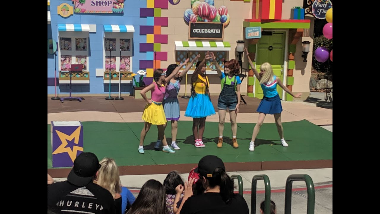 Legoland California: Lego Friends Better Together June 2019