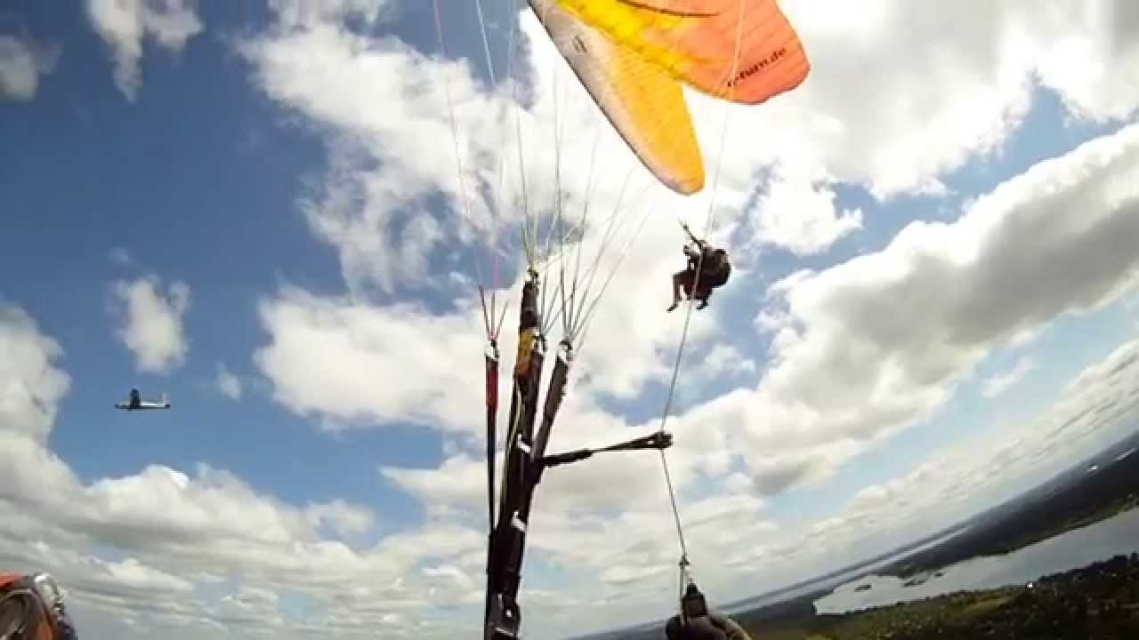 Lidojums tandēmā ar paraplānu - Akrobātiskais lidojums. Adrenalins.lv. Acro Tandem.