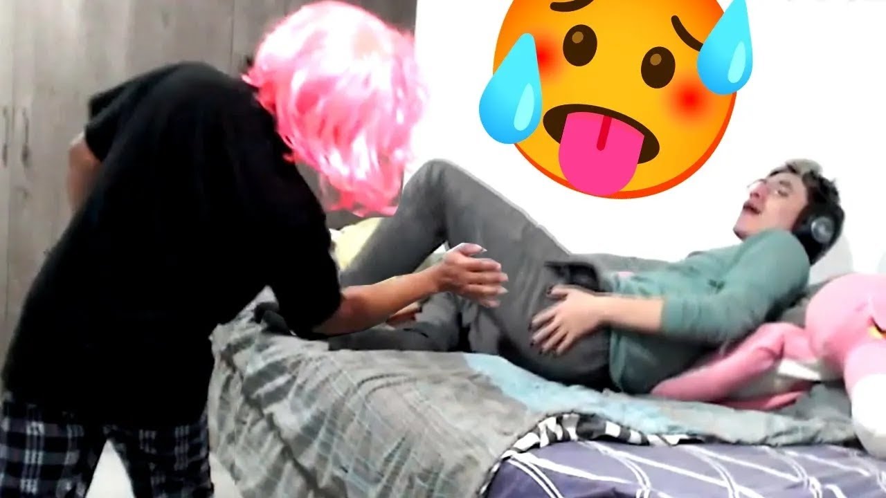 🥵 NALGUEAN A GLOGLO CUANDO DUERME - LA ROSCA HOUSE CONFIRMADA :v - GLOGLOKING COMPILACIÓN