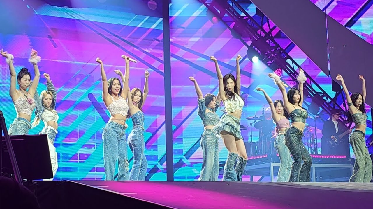 [FANCAM] 230612 트와이스 TWICE World Tour Ready To Be Oakland Arena 