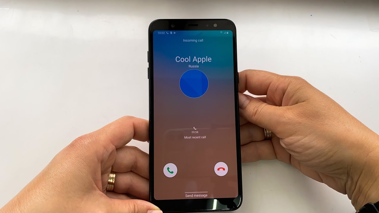 Samsung Galaxy A6+ (2018) incoming call