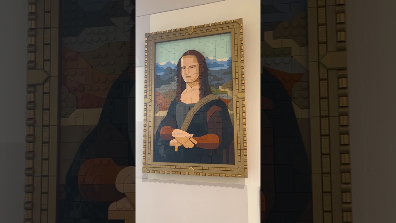 Lego Mona Lisa @ Paris 🇫🇷 Lego Store!