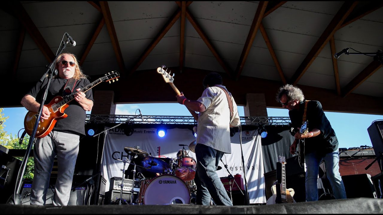 RUSTIES & WARREN HAYNES - Cortez the Killer + Rockin' in the Free World (Chiari Blues Festival 2022)