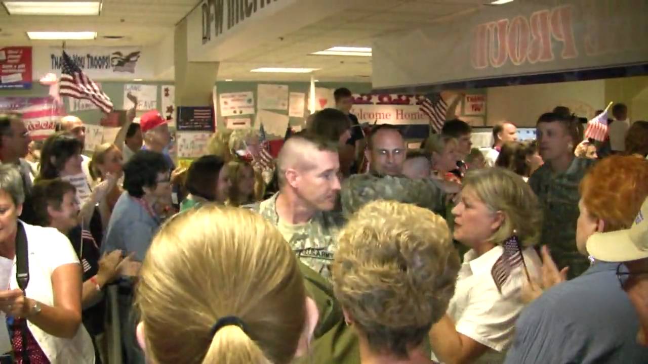 USA Troops from Iraq at DFW Jul 4 2009