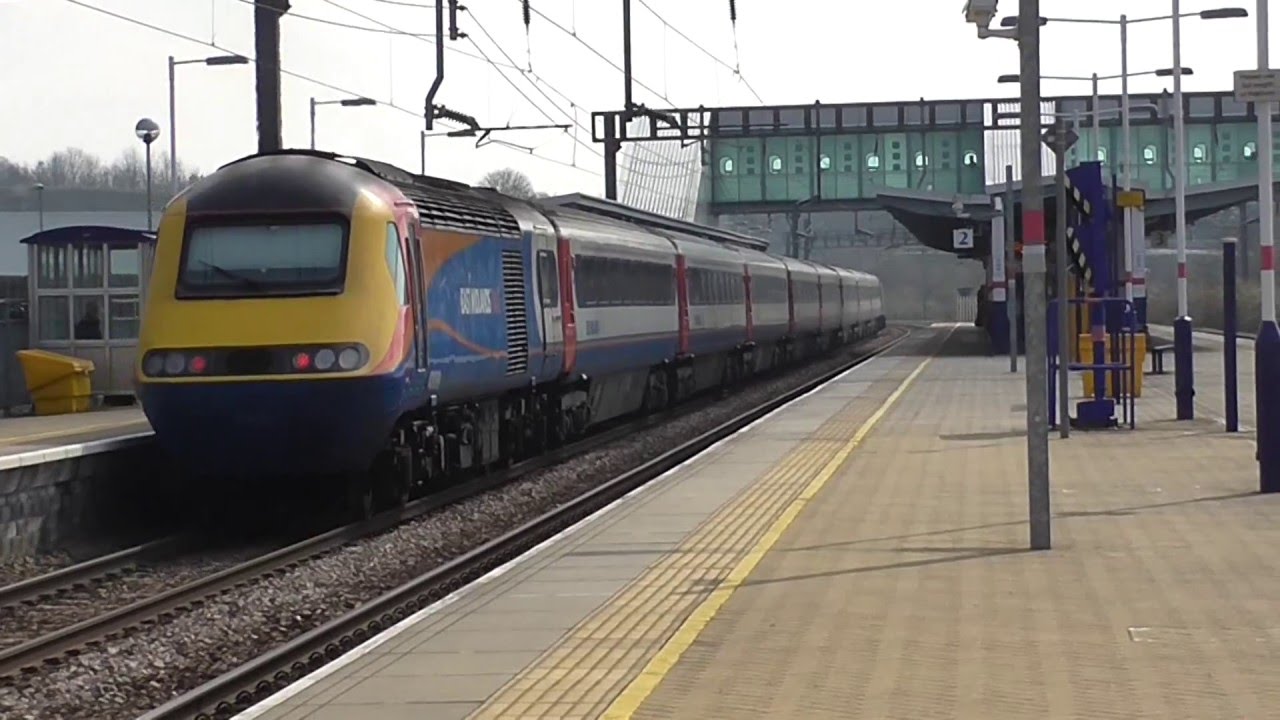 Trains At Luton Airport Parkway - Sunday 3rd April 2016