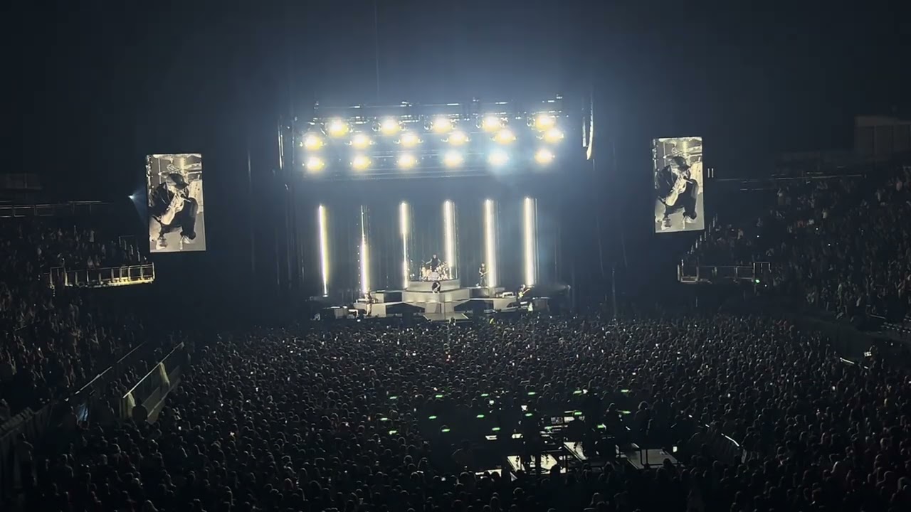 DISCONNECTED x Into It - Chase Atlantic (London 04/05/25)