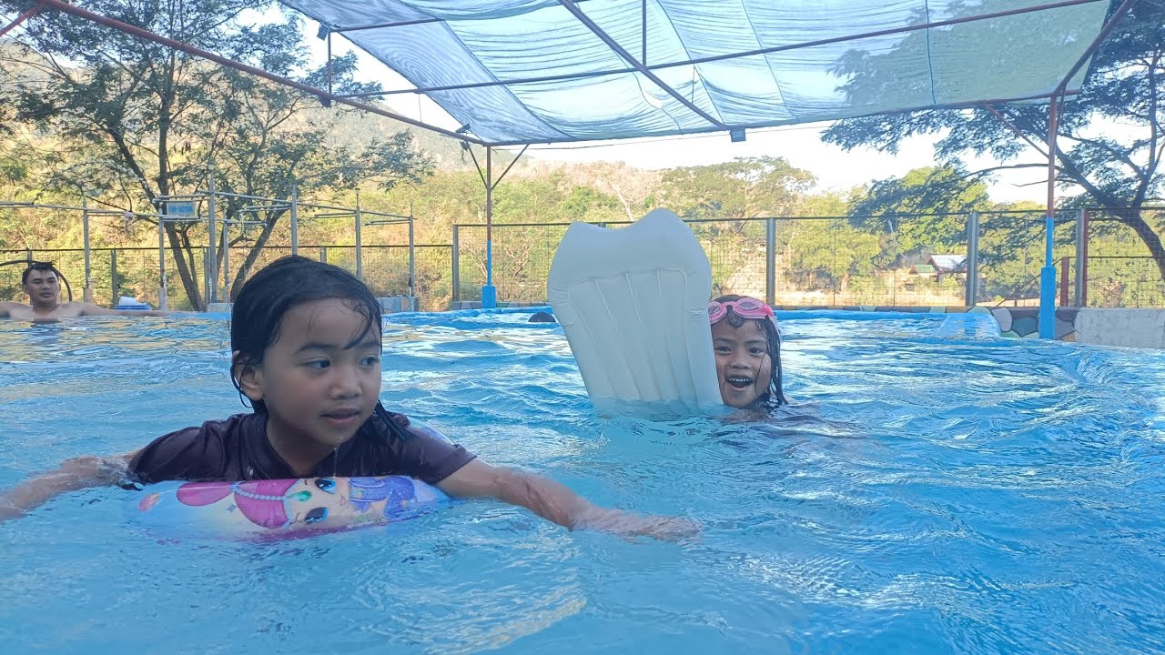 Duo in the Swimming Pool