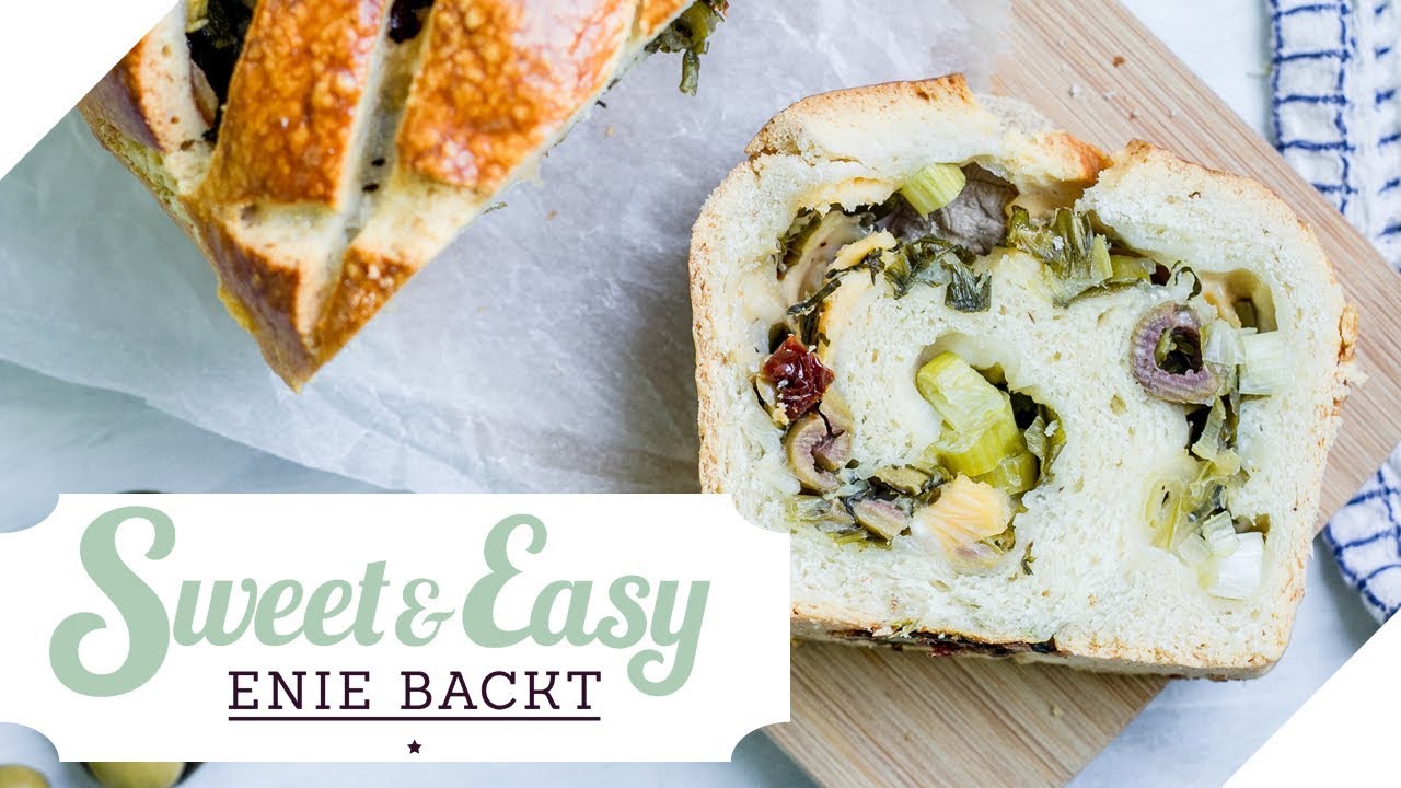 Mediterranes Brot mit geschmolzenem Käse und Oliven | Sweet & Easy - Enie backt | sixx