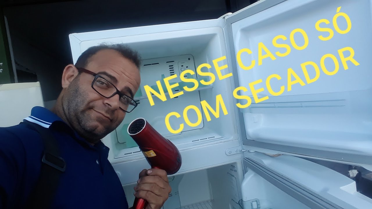 A PORTA DA GELADEIRA NÃO FECHA.