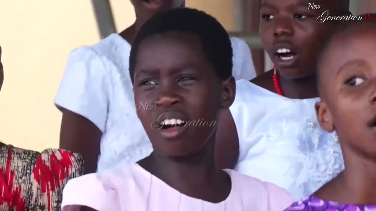 DK11 ZA KWAYA YA WATOTO WA PAROKIA YA HANANASIF,KWENYE  JUKWAA LA TAMASHA LA KWAYA LA NOEL 2022/2023