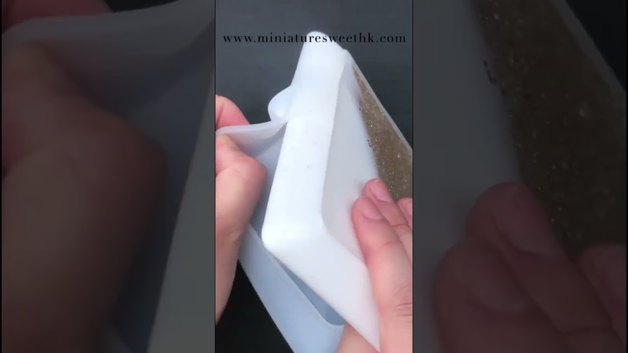 Using heat transfer foil on resin trinket dish #resinart #resincrafts #resin #resincraft #diy #howto